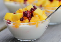 Yoghurt med ingefærmarinerte appelsiner og mango