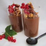 Hyttekaka – en saftig krydderkake med sjokoladekrem